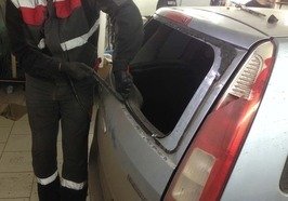 процесс замены заднего стекла