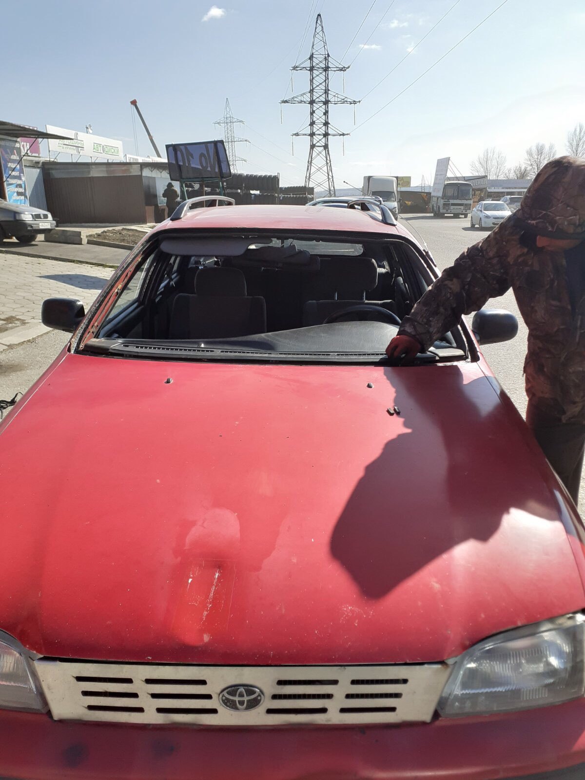 Фото авто Тойота до замены стекла